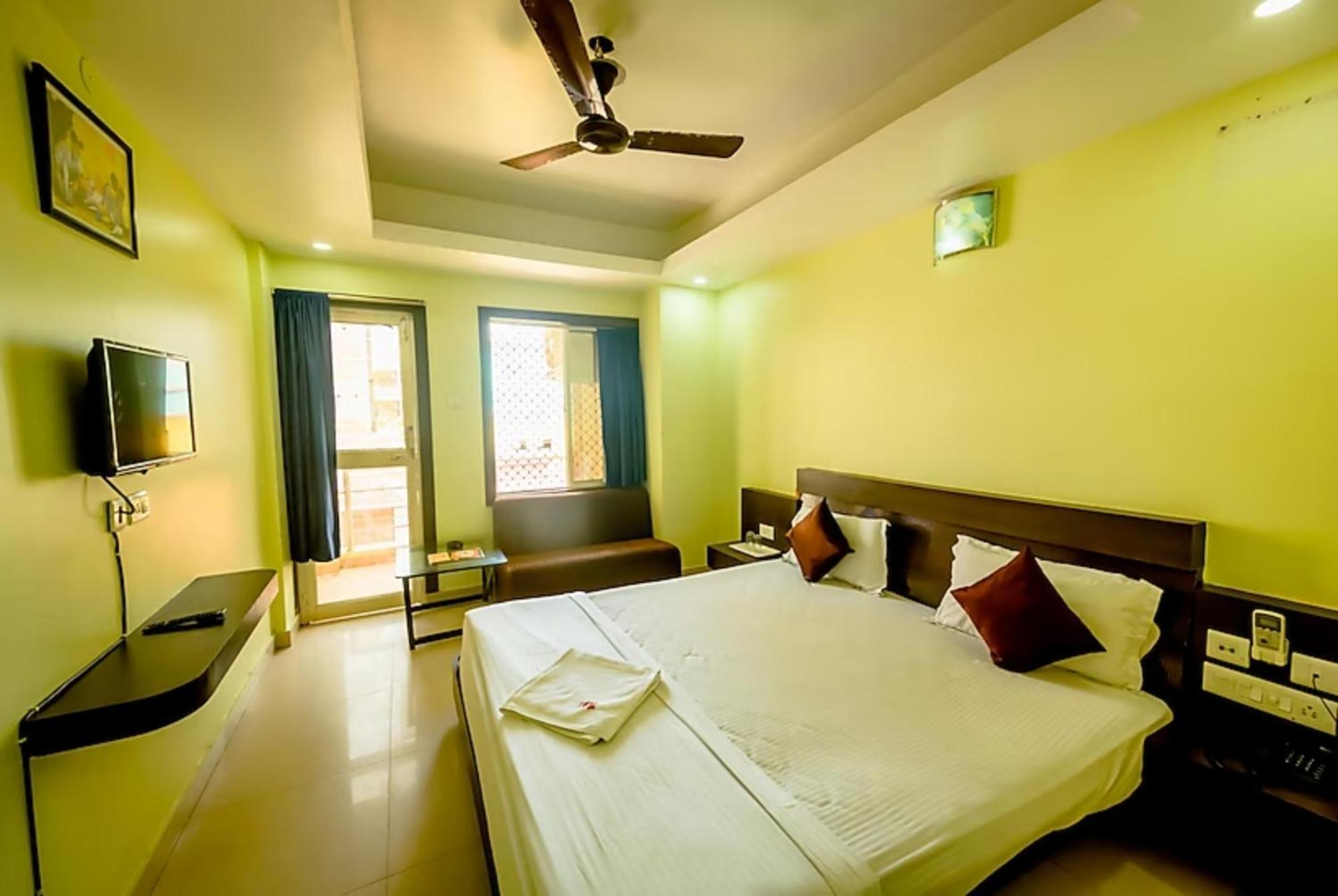 Deep Ganga Inn Near Sea Beach By Morservices Puri Exterior photo