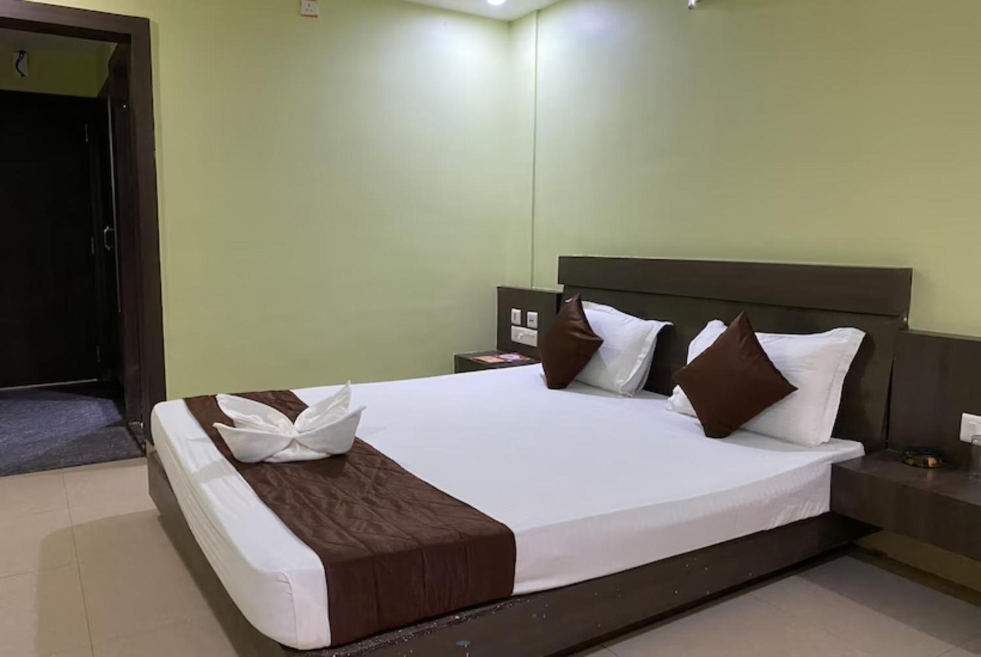 Deep Ganga Inn Near Sea Beach By Morservices Puri Exterior photo