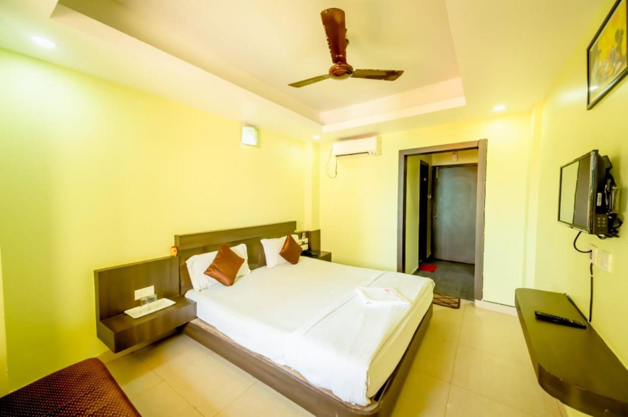Deep Ganga Inn Near Sea Beach By Morservices Puri Exterior photo