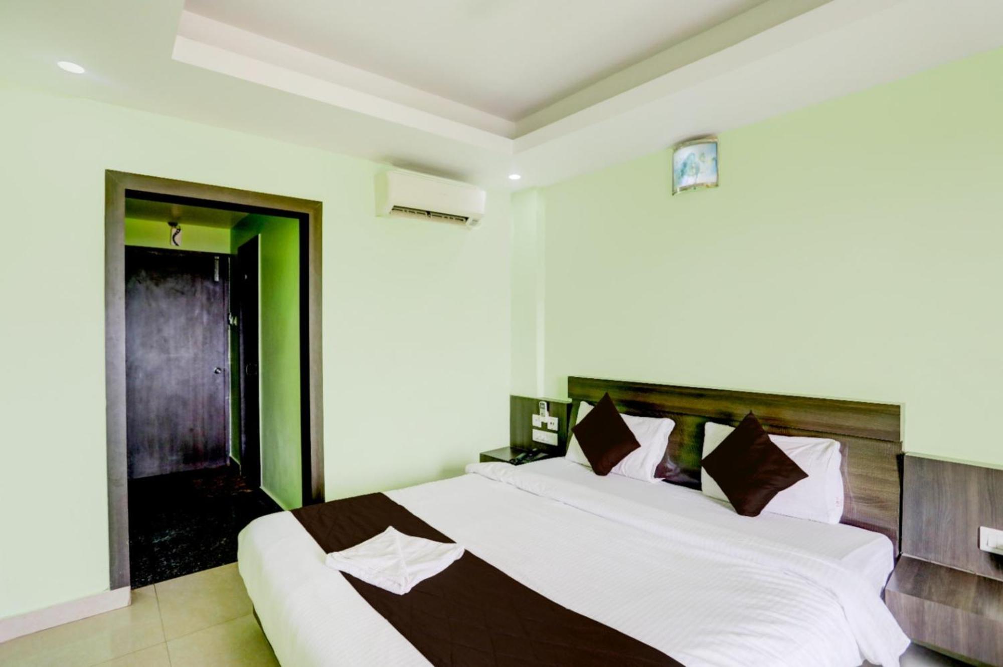 Deep Ganga Inn Near Sea Beach By Morservices Puri Exterior photo